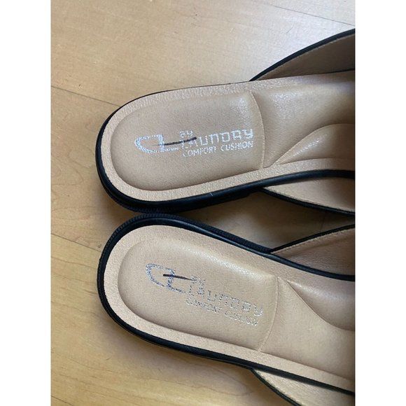 CLBY Laundry BNWOT "Score" buckle mules slides flats NEW black - Picture 3 of 7